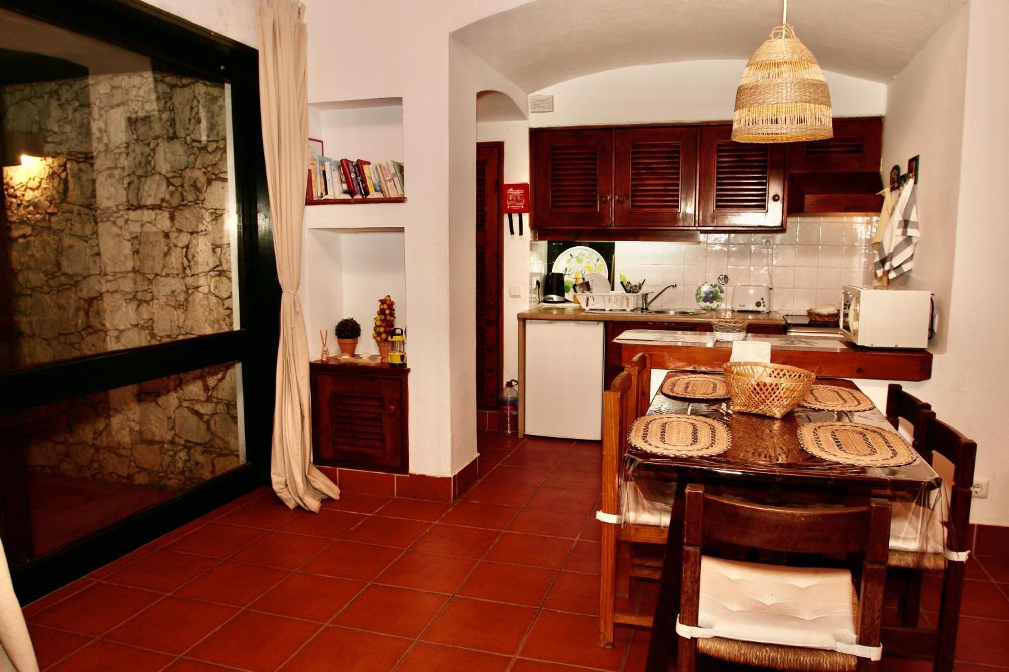 Villa Jacaranda - 550M From The Beach - Free Wifi - By Bedzy Albufeira Eksteriør billede